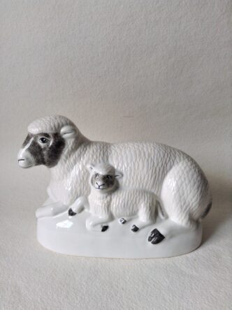 ye-Pottery-Hand-made-Ceramic-Sheep-Ewe-with-Lamb-Mother-and-Child-Baby-in-textured-Mothers-Day-Easter-Spring-Table-Home-Decor-Animals-Figurine-English-Countryside-Delft
