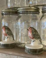 Kitch Charming Quirky Ceramics - Rye Pottery Hand-made & painted Ceramic Pottery Garden Robin Gift for the Gardener or Remembrance