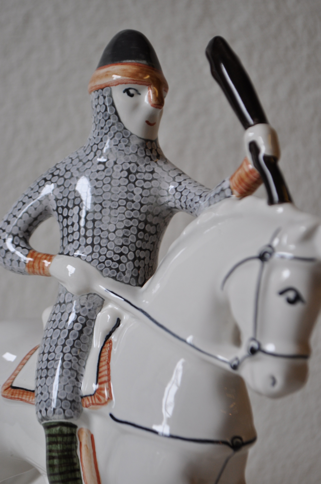 rye pottery hand made painted ceramic figure William the Conqueror on Horseback from the Bayeux Tapestry 1066 Battle of Hastings Collection